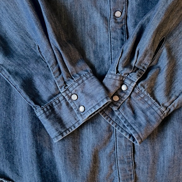 Women’s Wrangler Long Sleeve Snap Shirt - Picture 5 of 8